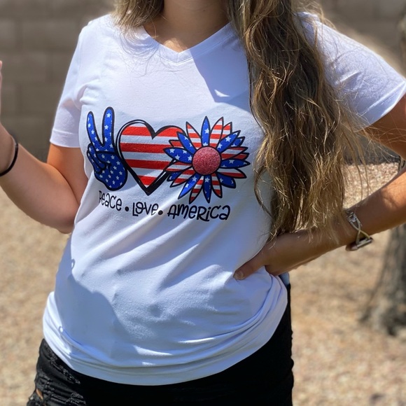 NEW Peace Love America Shirt - Picture 1 of 1